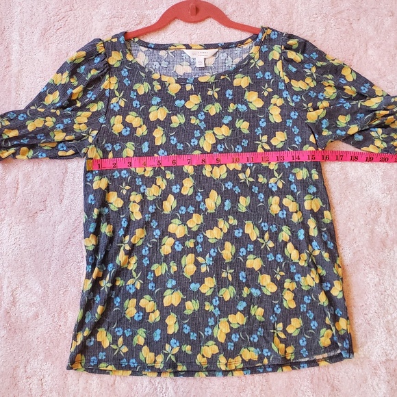 Lauren Conrad lemon print peasant shirt size XS, great condition - Picture 6 of 7